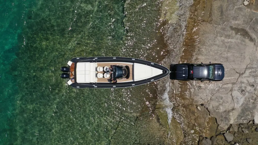 boot te water laten met trailer